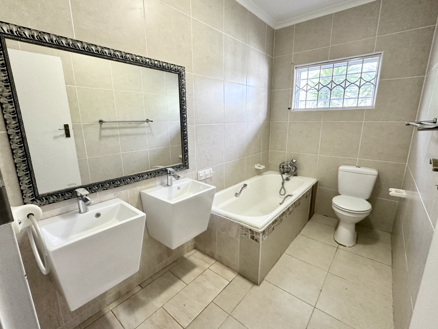 4 Bedroom Property for Sale in Miramar Eastern Cape